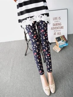 Women's Christmas Leggings Full Length Cotton Blend Print Micro-elastic High Waist Active Vacation Holiday Santa Claus Big Red Snowflake One-Size Fall Winter -Xmas Cothing Store guwpnp1696232194777